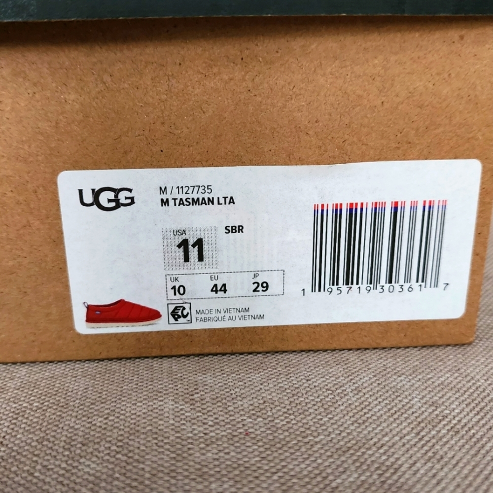 Ugg - Picture 6 of 9